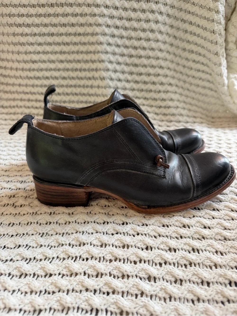Freebird by Steven Mabel Black Leather Low Heel Oxford High Shoes Women Size 10